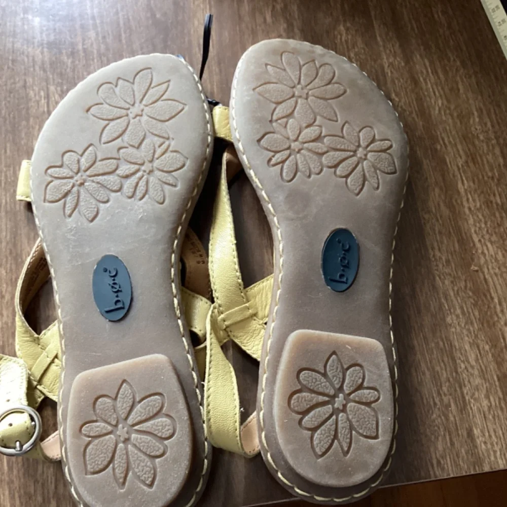 B.o.c. Sandles - Picture 4 of 6